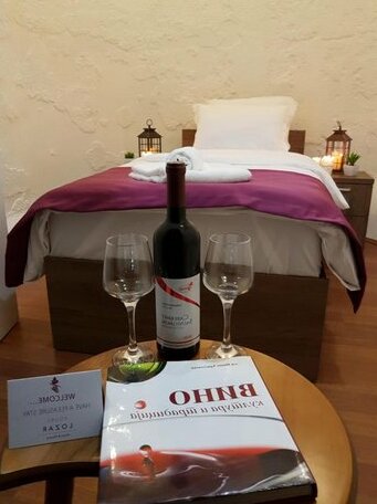 Hotel and winery LOZAR - Photo3