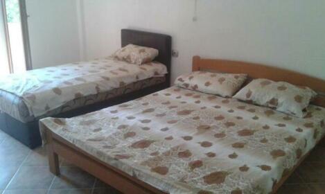 Guest House Dinevi