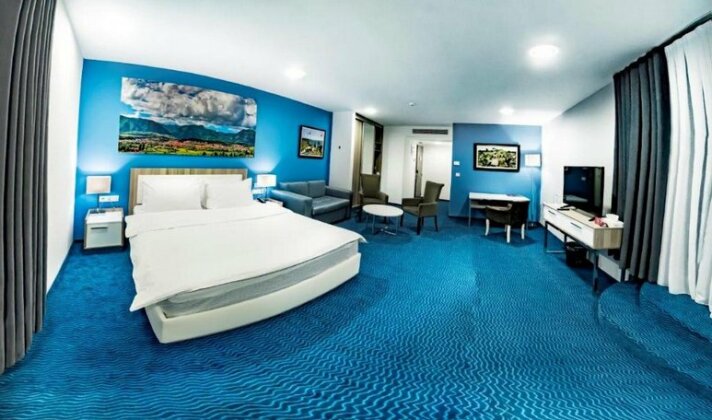 Central Hotel Fitness and Spa - Photo4