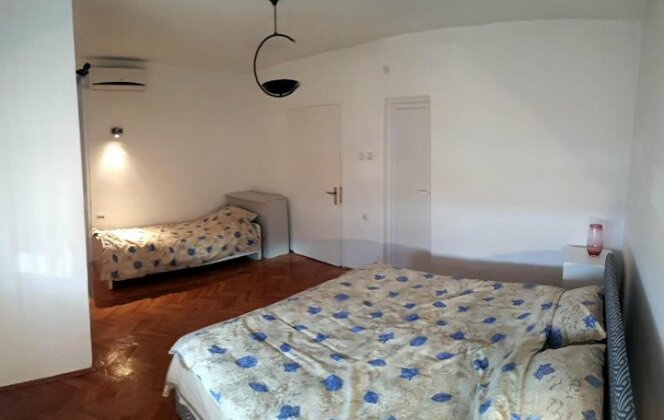 Edelweiss Hostel Kocani - Photo2