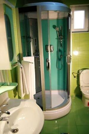 DJ Apartments - Photo5
