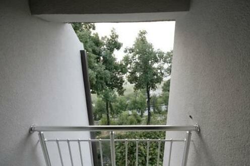 Golden Sunset Apartments - Photo3