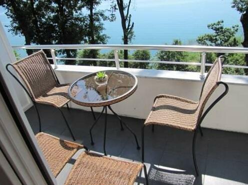 Golden Sunset Apartments - Photo4
