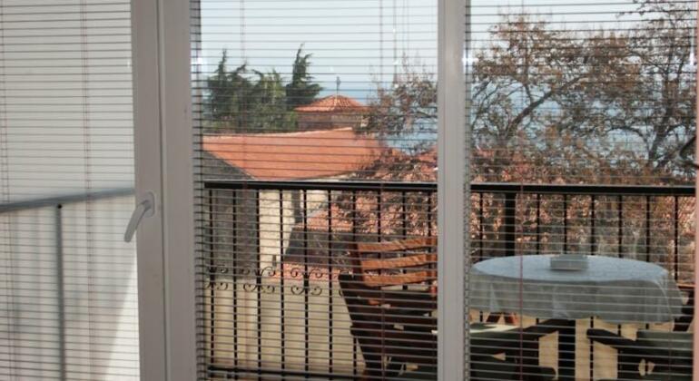 Lukanov Apartments & Guest Rooms - Photo2