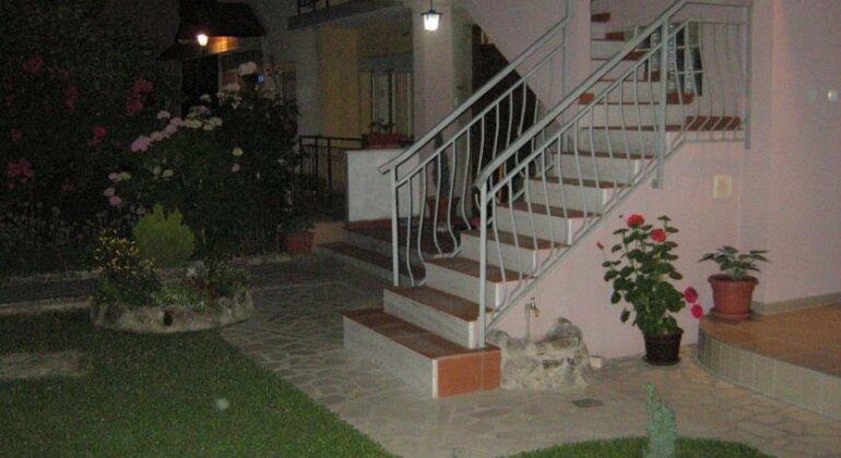 Mitko's Guest House - Photo2
