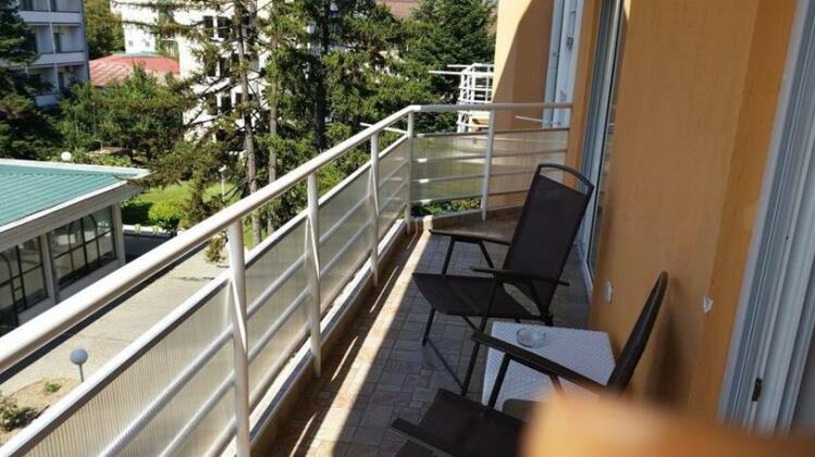 Orange-Ohrid - Photo4