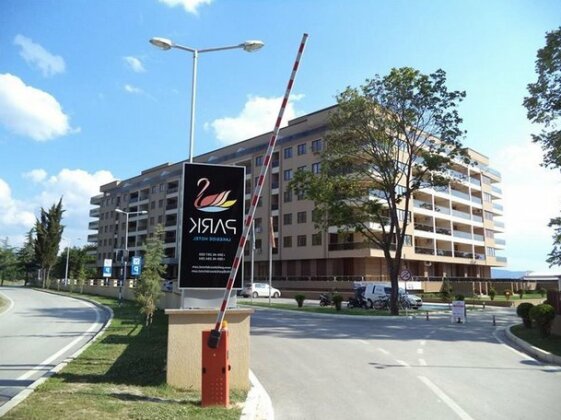 Park Lakeside Hotel - Photo2