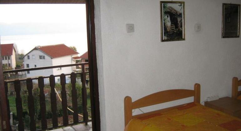 Risto's Guest House - Photo4