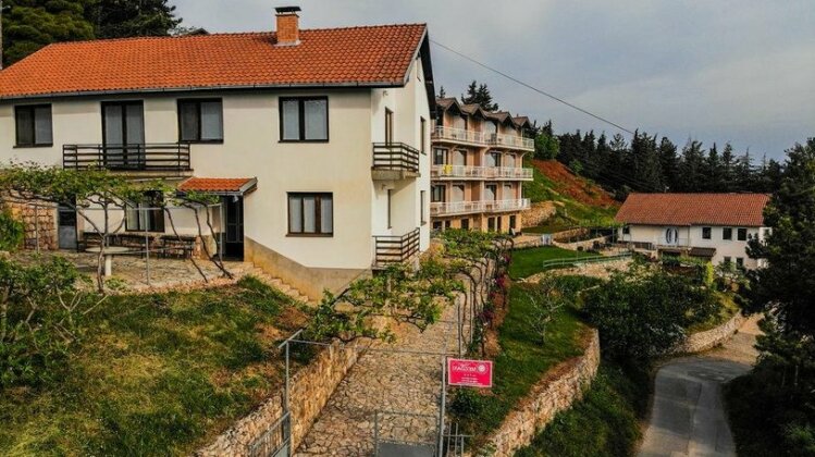 Villa Megdani
