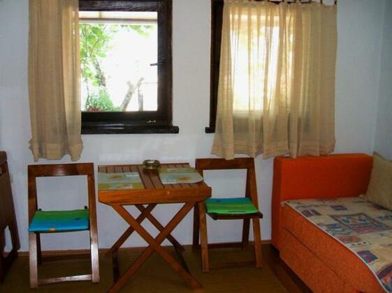 Zura Apartments - Photo3