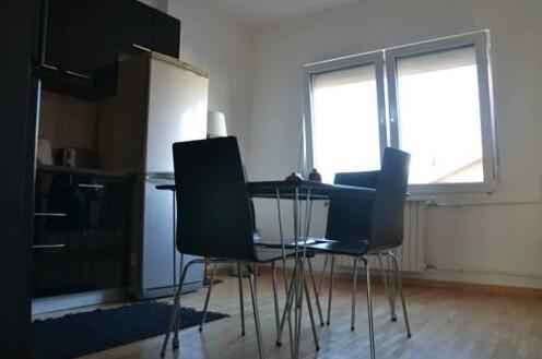 Downtown Skopje Apartment - Photo4