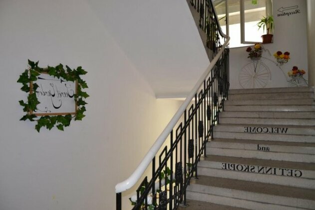 Get Inn Skopje Hostel - Photo2