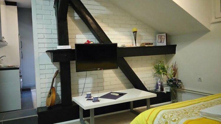 He-Ra Apartments - Photo2