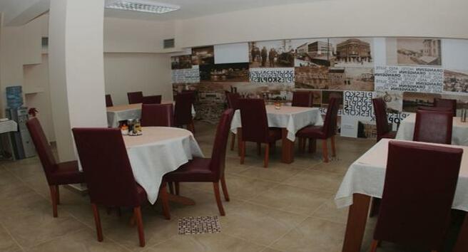 Hotel Orange Inn - Photo3