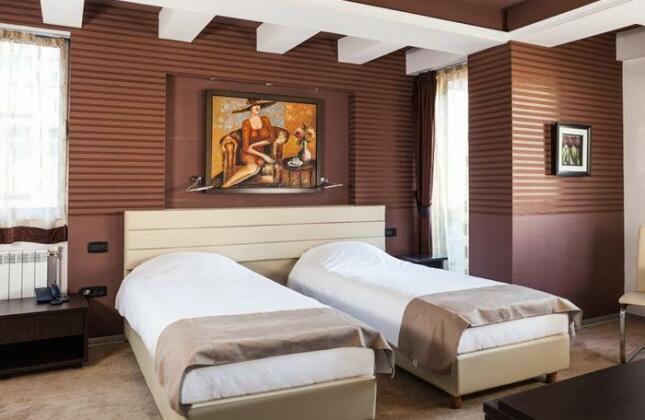 Mola Hotel Skopje - Photo3