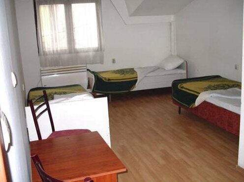 Royal Hostel Skopje - Photo3