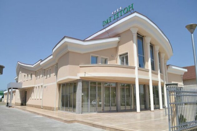 Hotel Emi - Photo2