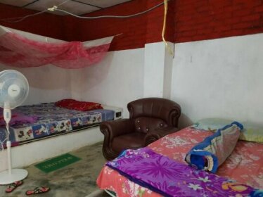 Taw Win Pan Guest House-Burmese Only