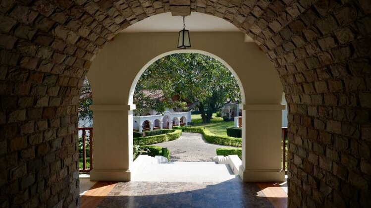 Sanctum Inle Resort - Photo2
