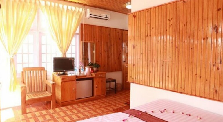 Pine Breeze Hotel - Photo4