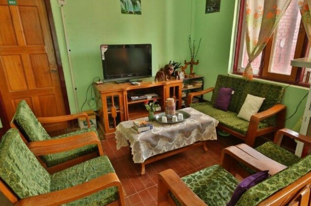 Railroad Hotel - Photo2