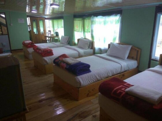 Railroad Hotel - Photo3
