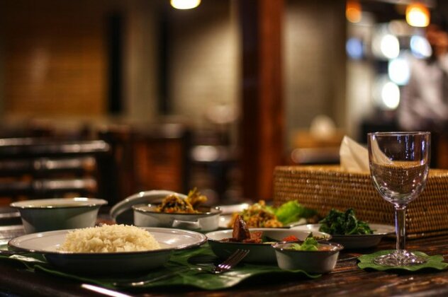 Demoso Lodge - Photo3