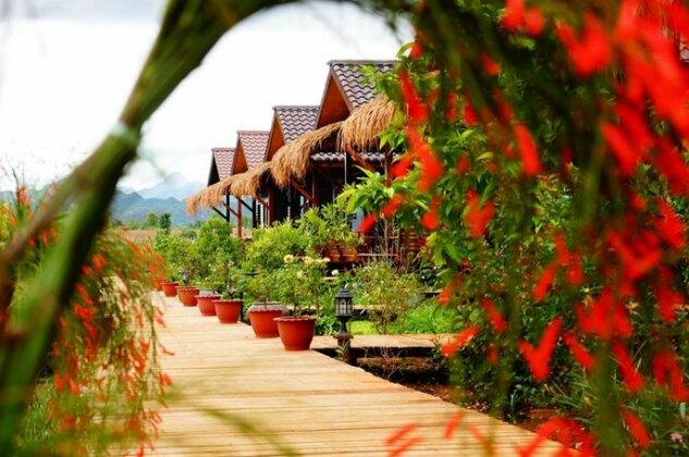Demoso Lodge - Photo4