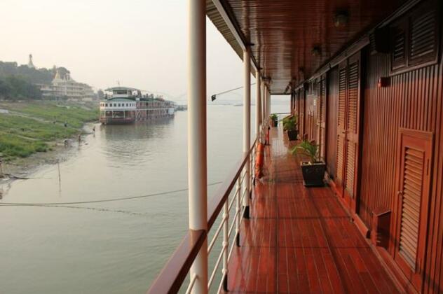 Pandaw Cruise - Photo3