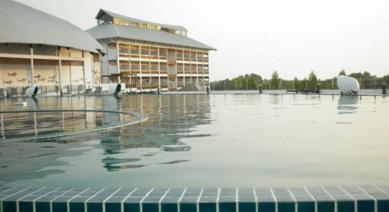 Pearl Laguna Resort - Photo2