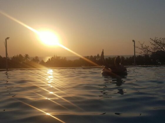 Lover View Pool Bar & Bungalows - Photo4