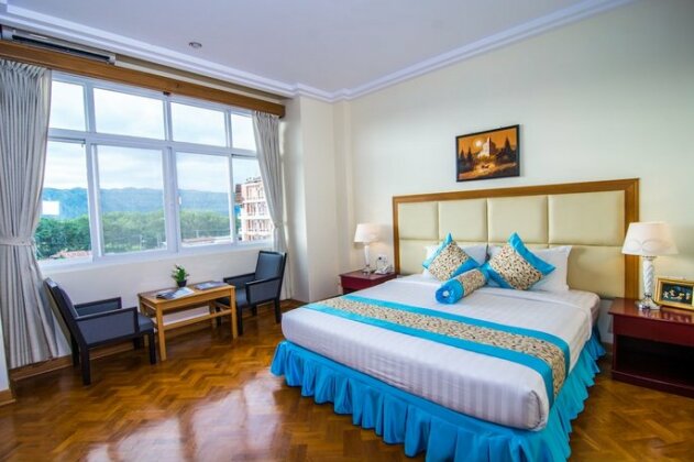 Royal Inlay Hotel - Photo2