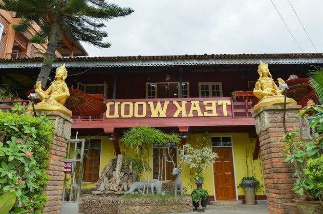 Teak Wood Hotel - Photo3