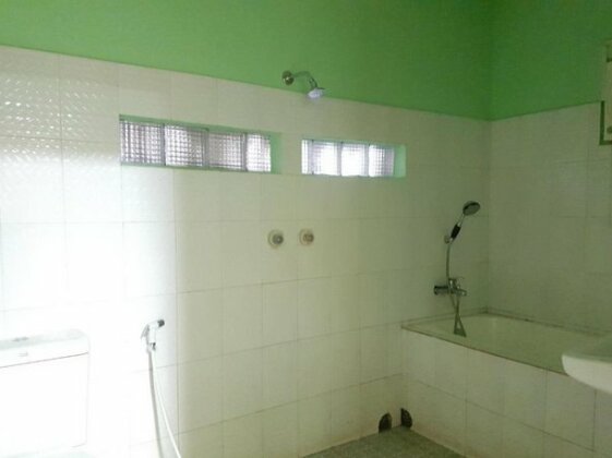 Shwe Thiha Guest House-Burmese Only - Photo2