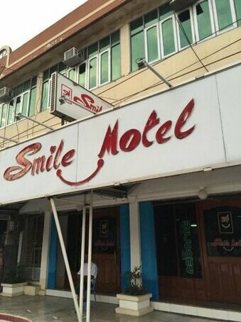 Smile Motel