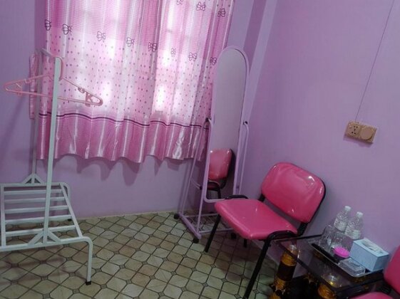 Cho Hnin Si Motel - Burmese Only - Photo2