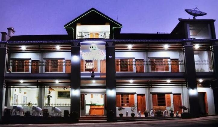 Famous Hotel Pyin Oo Lwin - Photo4