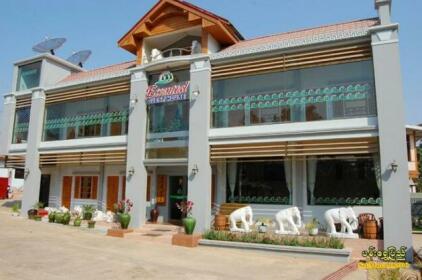 Famous Hotel Pyin Oo Lwin