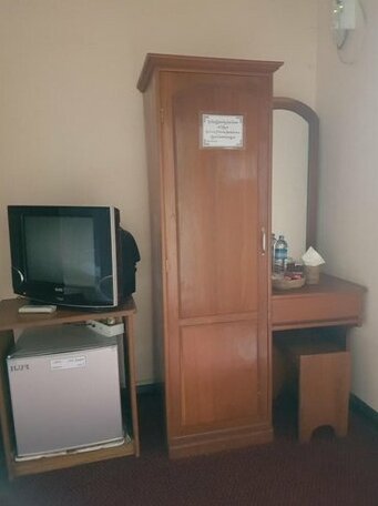 Hotel Hnin Si Khine - Burmese Only - Photo3