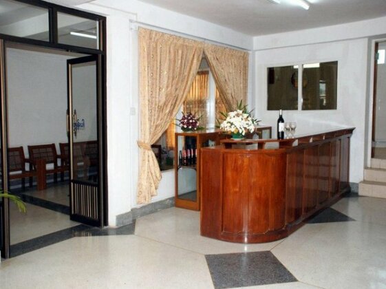 Naung Tong Hotel - Photo2