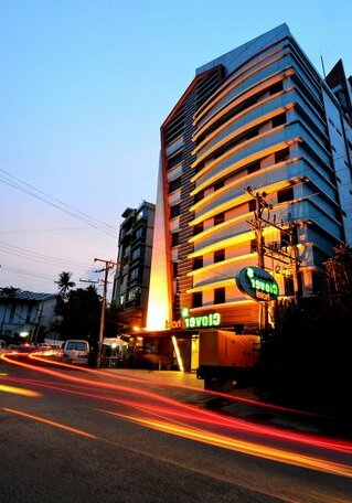 Clover Hotel Yangon