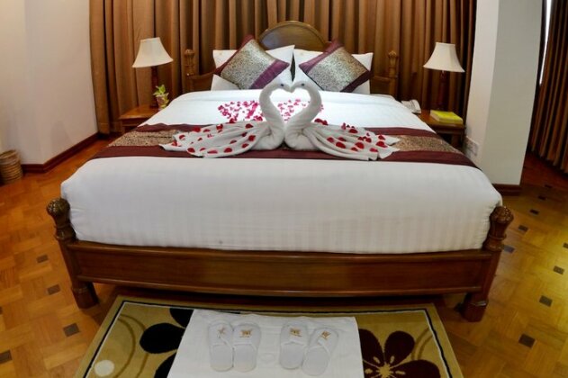 Golden Butterfly Hotel - Photo3