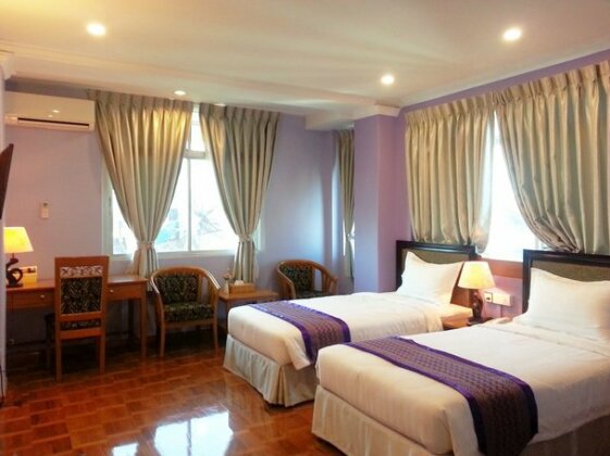 Grand Laurel Hotel - Photo5