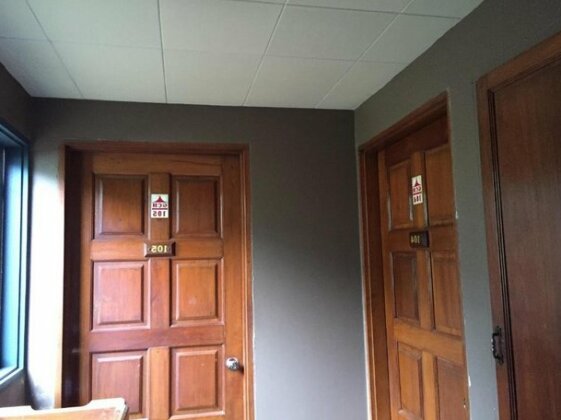 Guest Care Hotel - Photo2