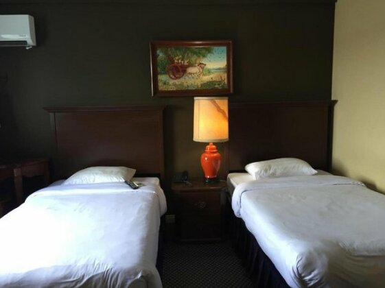 Guest Care Hotel - Photo4