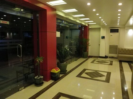 High Five Hotel - Photo3
