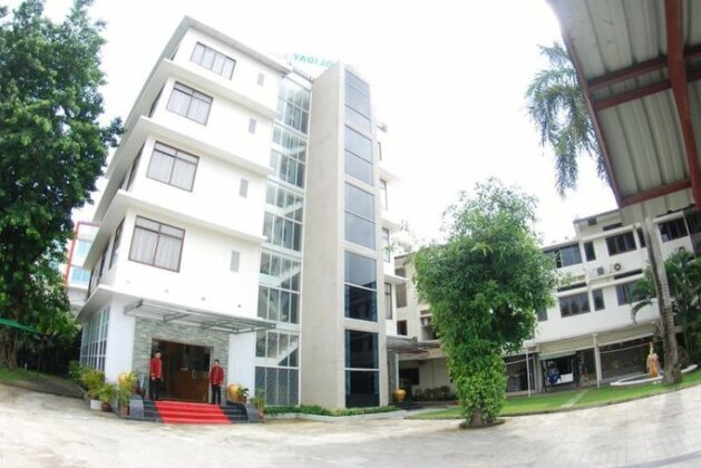 Holiday Hotel Yangon - Photo2