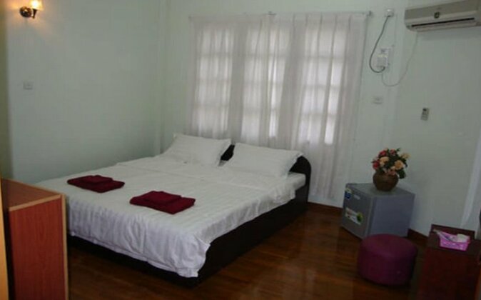 Majesty Hotel Yangon - Photo4
