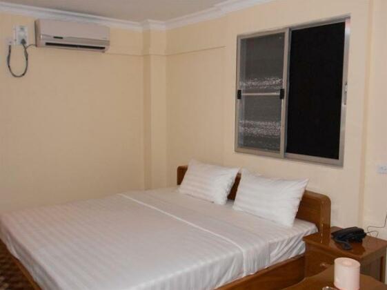 May Flower Inn - Photo4