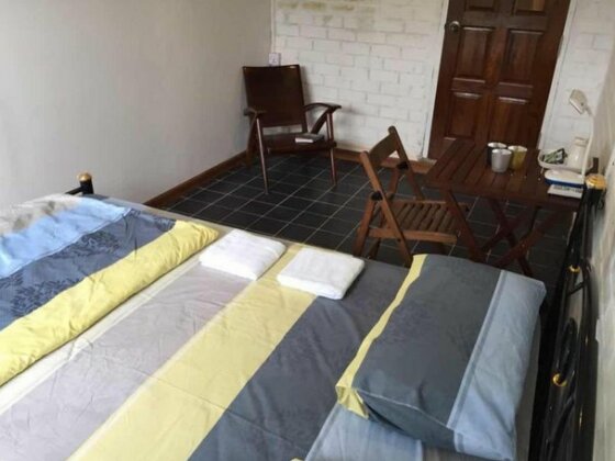 Roly's Hostel
